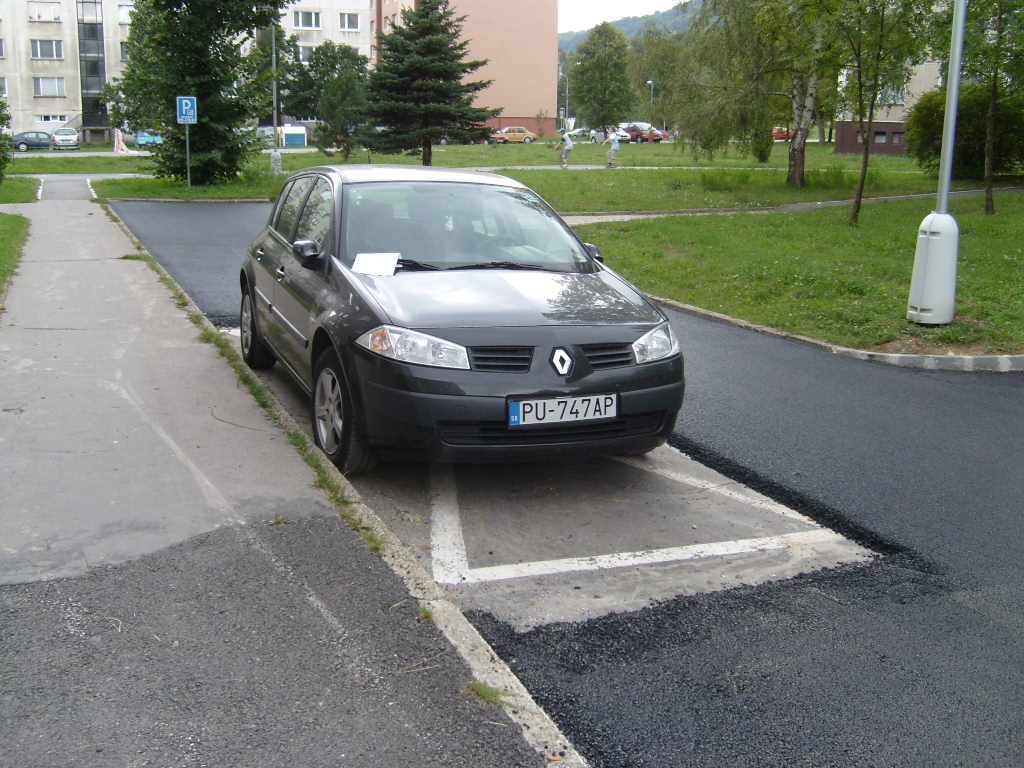2. 25.4. Asflatovanie v Puchove.JPG